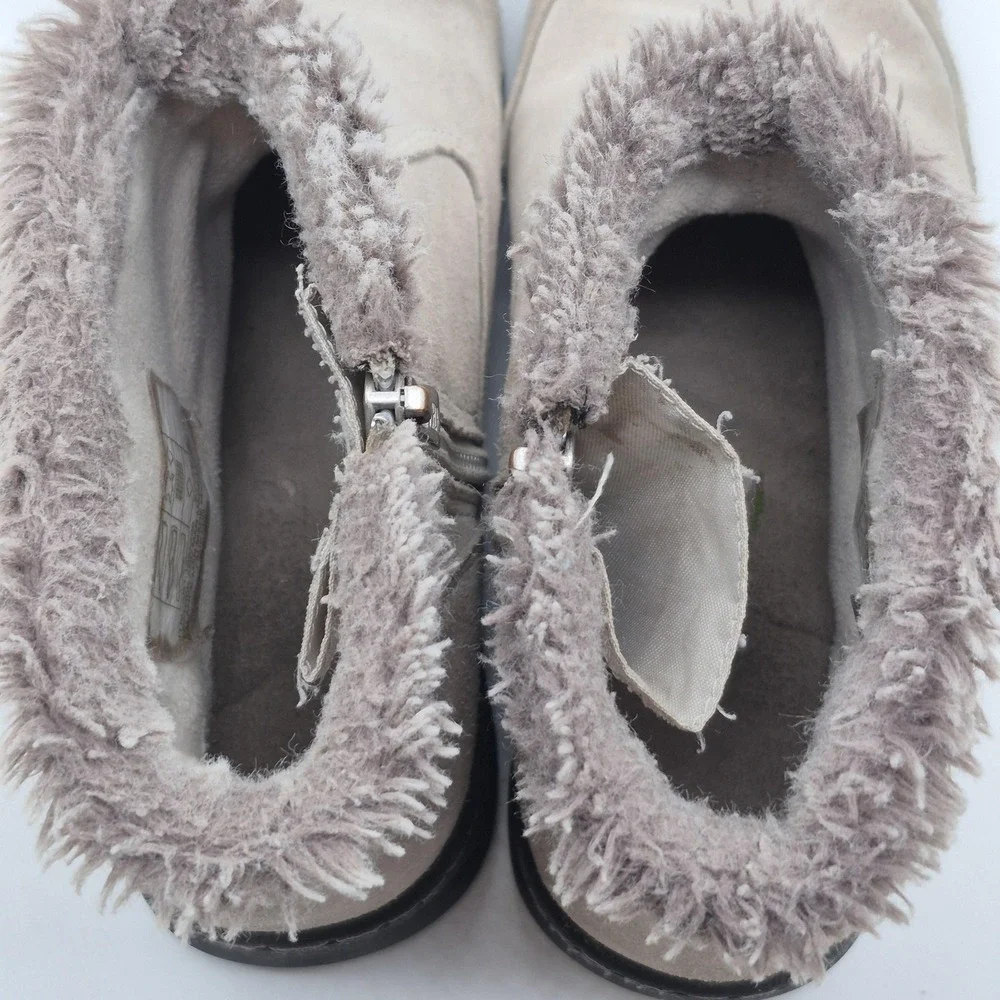 Khombu Snow Boots Womens Size 6 Beige Suede Faux Fur Ankle Zip Winter‎ Warm